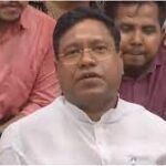 मंत्री संतोष सुमन।