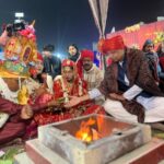 कन्यादान करते डॉक्टर एके गुप्ता और उनकी पत्नी पिंकी गुप्ता.